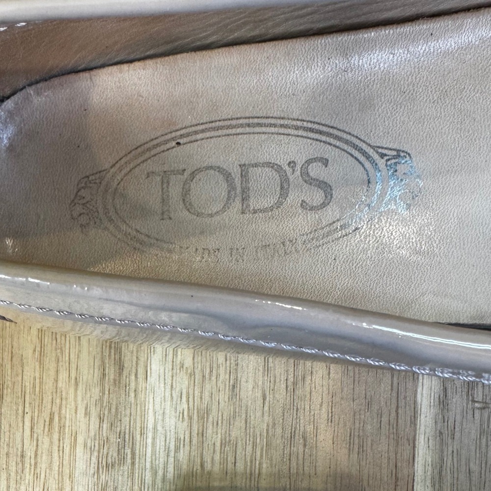Tods Women 8.5 EU 39 Tan Beige Patent Leather Penny Flat Loafers Italy Classic - Picture 14 of 16